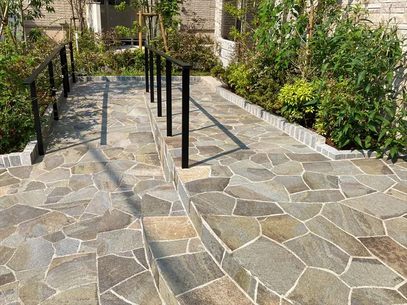 シニア向け外構リフォームのポイントとは