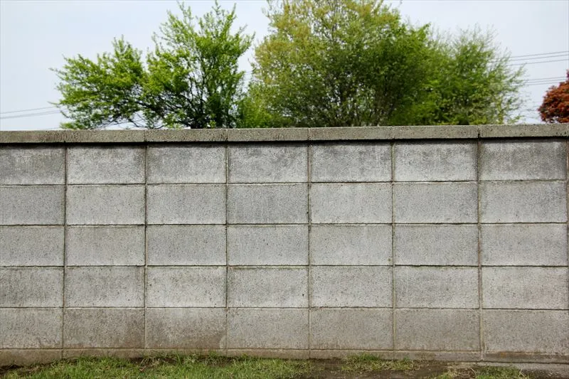 フェンスと塀の違いとは？